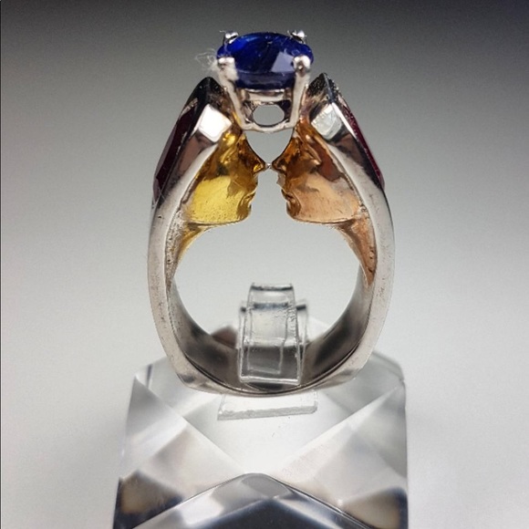 Unique and marvelous rings - Picture 1 of 15